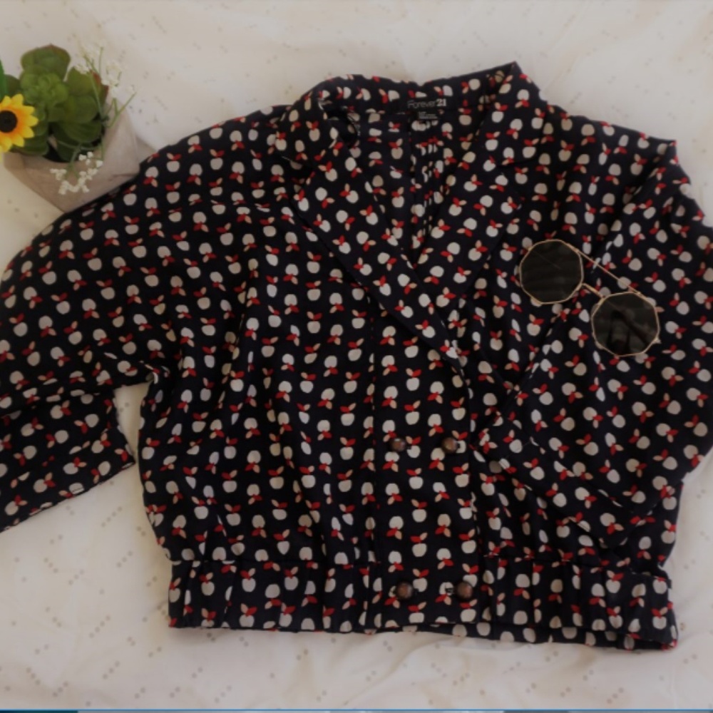 apple 50's theme printed top forever 21 size small